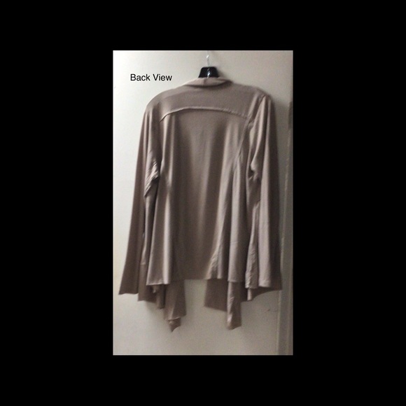 🌟 Open Shrug with Raw Edging - Picture 6 of 8